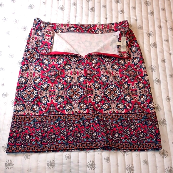 Talbots Geometric Patterned Skirt - Red and Blue NWOT - Picture 3 of 8